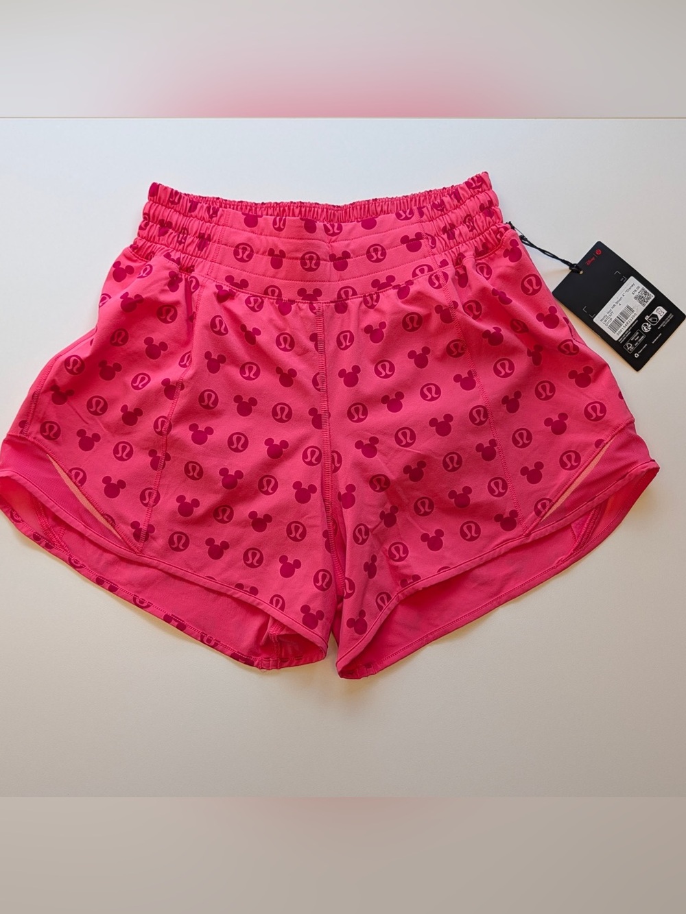 NWT Lululemon x Disney Hotty Hot High-Rise Short 4" Mickey Pink Size 4